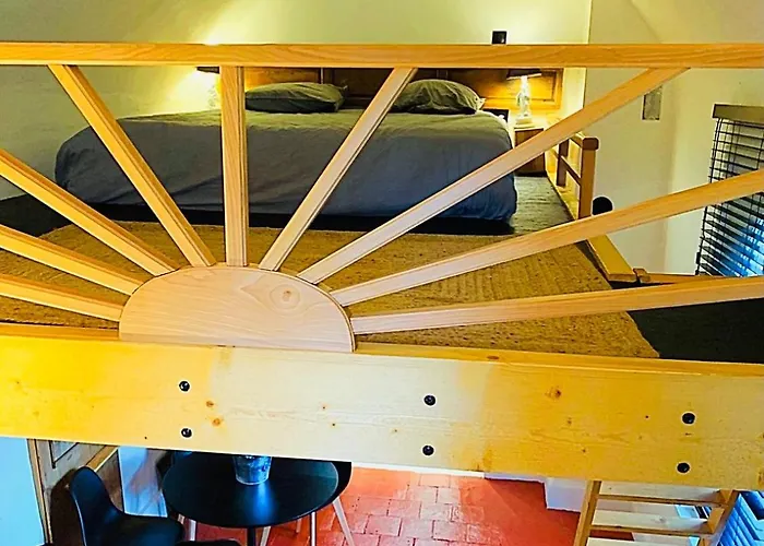 Konukevi Le Petit Chapitre Pinterville